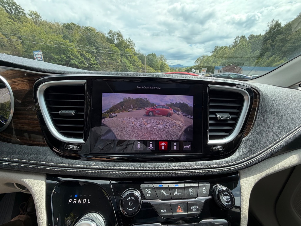 2022 Chrysler Pacifica - $25,950
