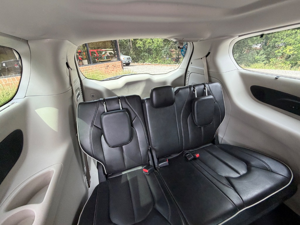 2022 Chrysler Pacifica - $25,950