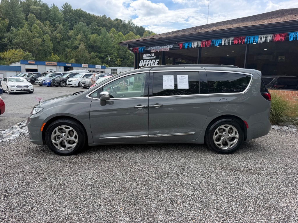 2022 Chrysler Pacifica - $25,950