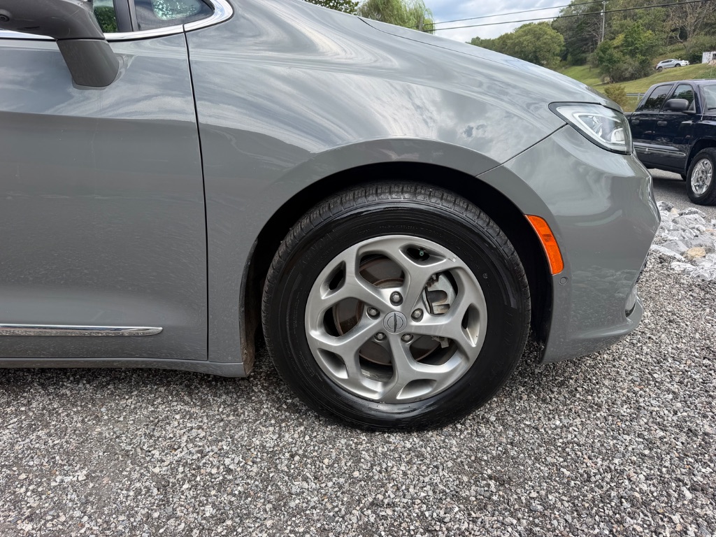 2022 Chrysler Pacifica - $25,950