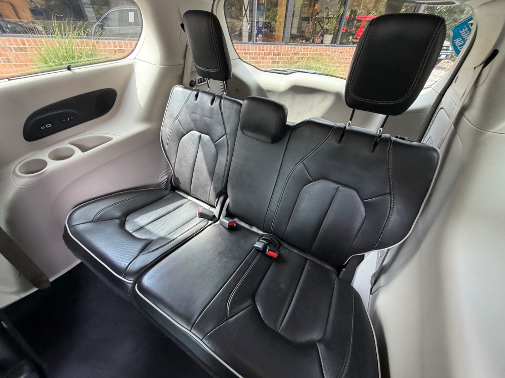 2022 Chrysler Pacifica - $25,950