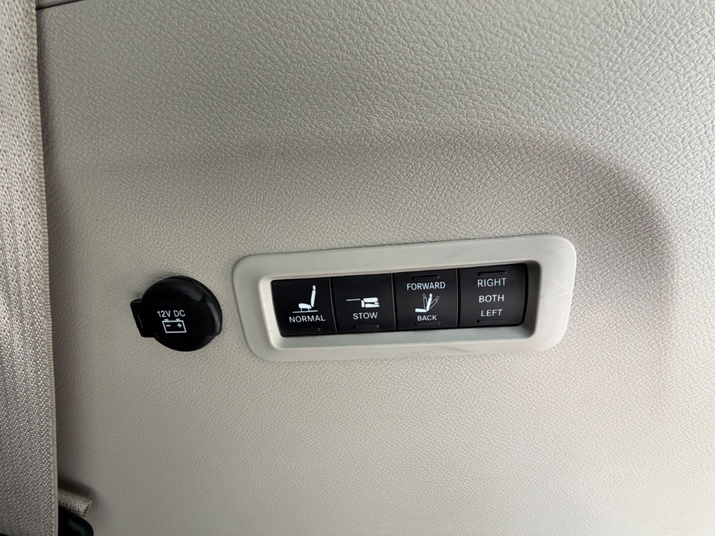 2022 Chrysler Pacifica - $25,950