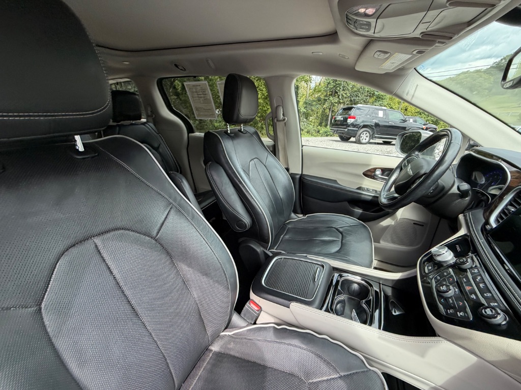 2022 Chrysler Pacifica - $25,950