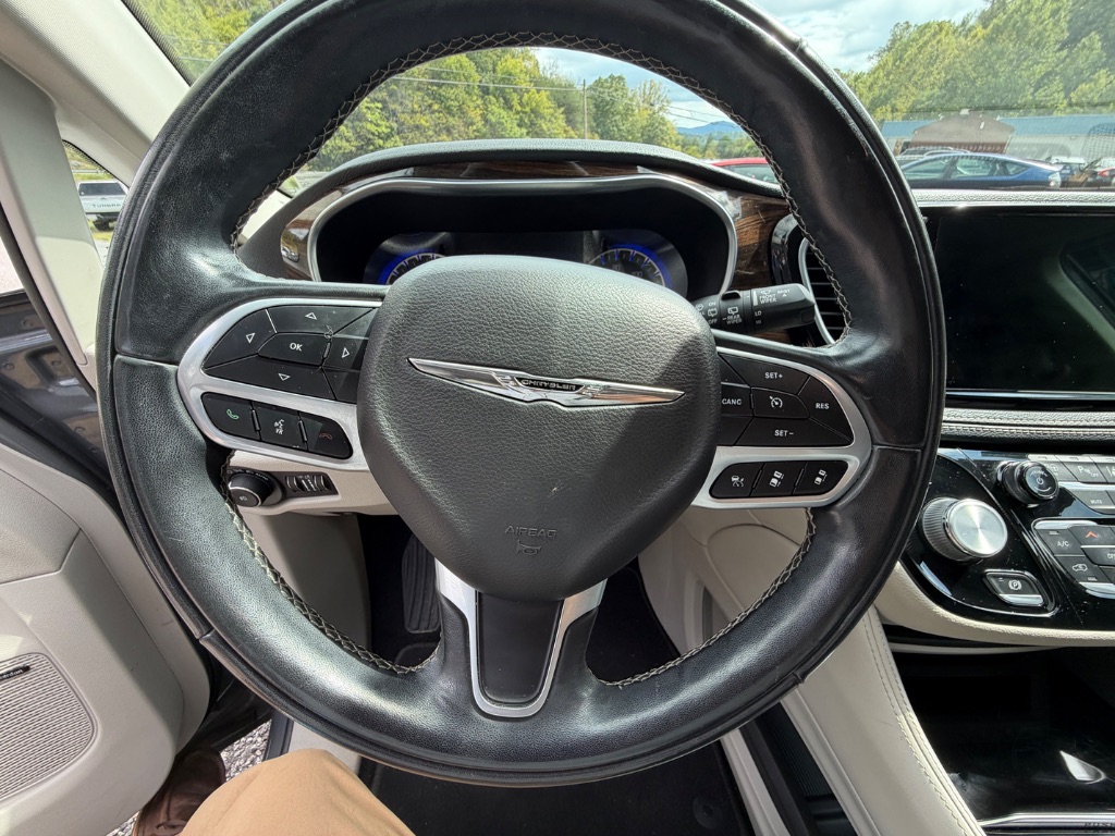 2022 Chrysler Pacifica - $25,950