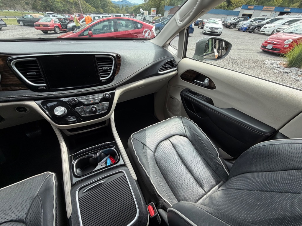 2022 Chrysler Pacifica - $25,950