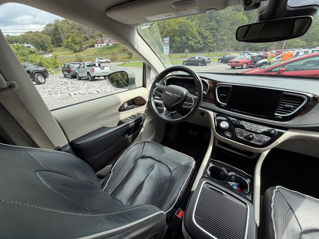 2022 Chrysler Pacifica - $25,950