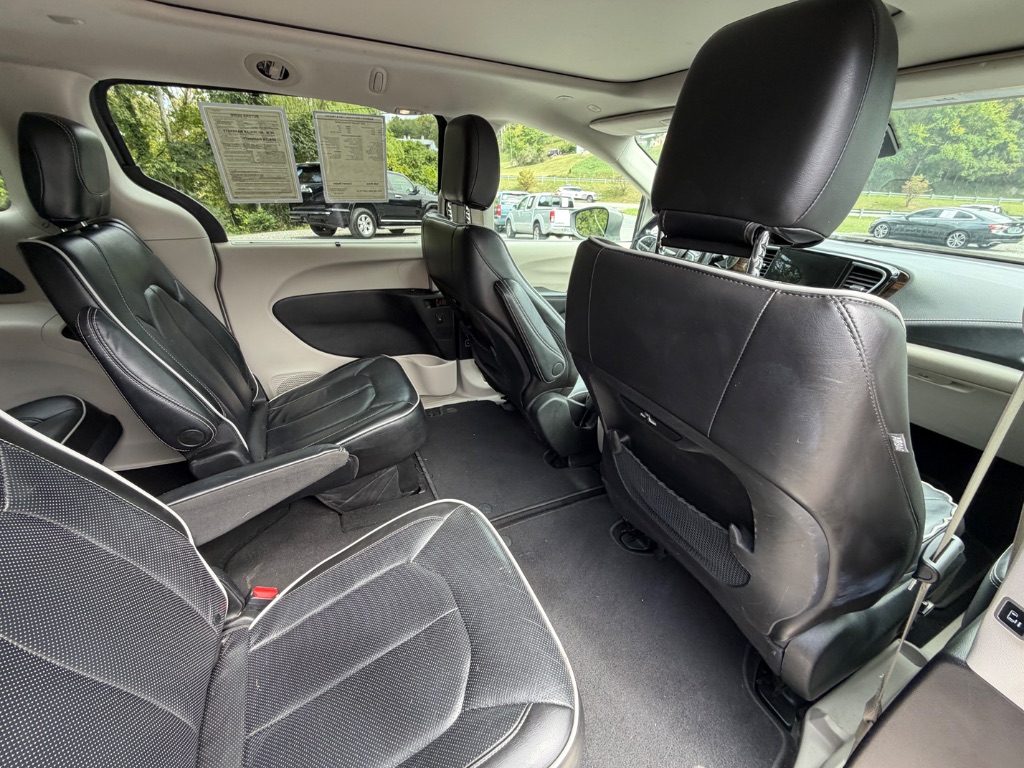 2022 Chrysler Pacifica - $25,950