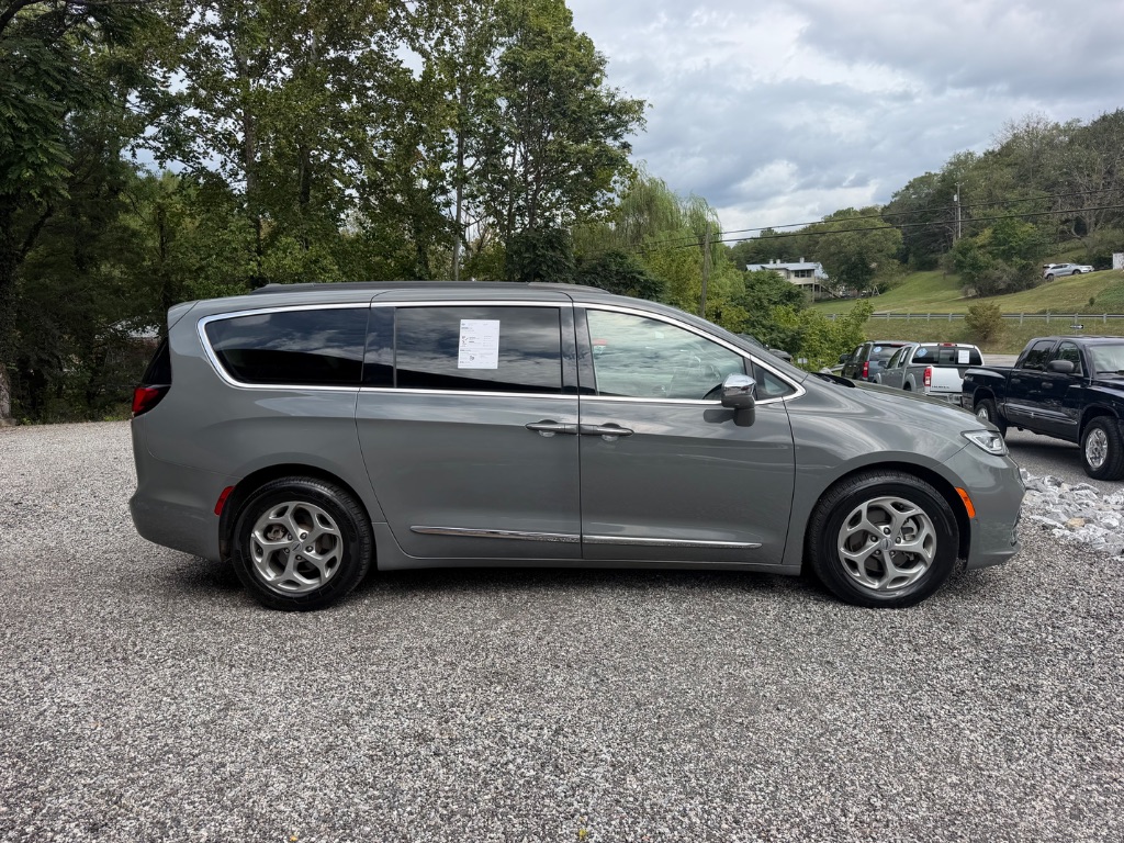 2022 Chrysler Pacifica - $25,950