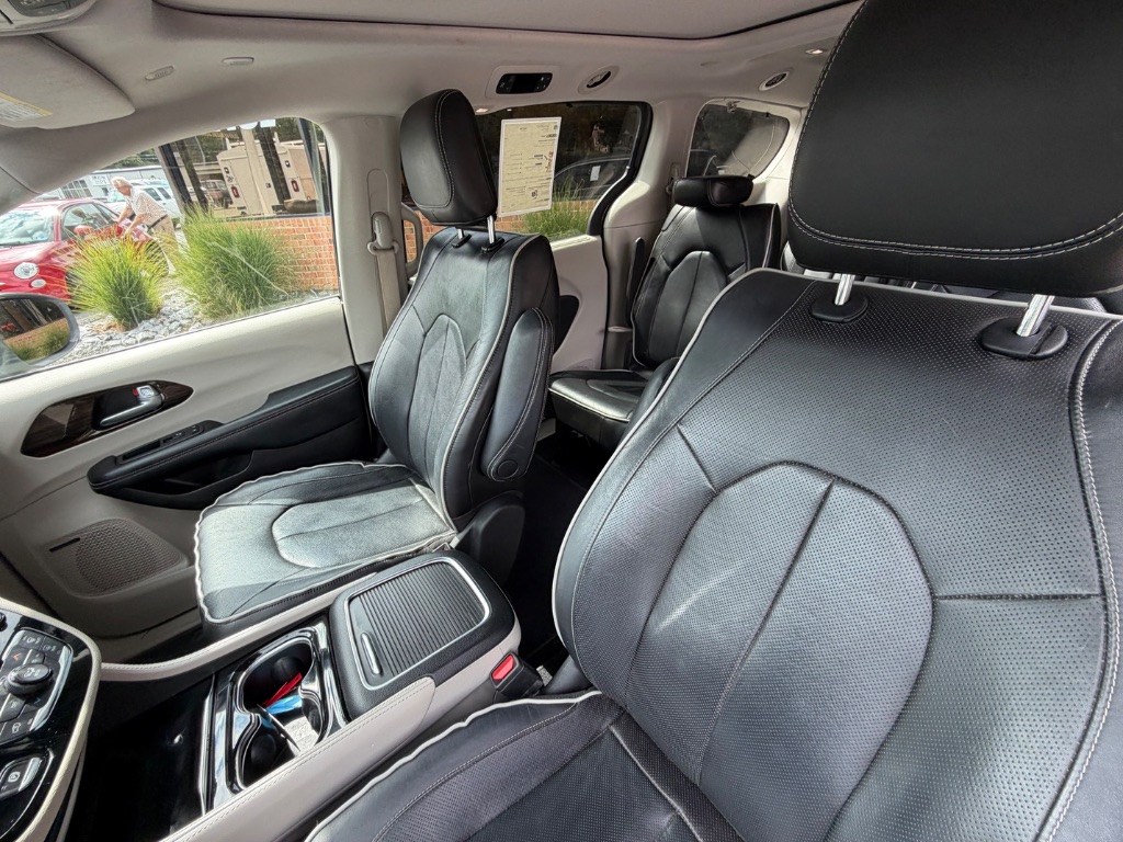 2022 Chrysler Pacifica - $25,950