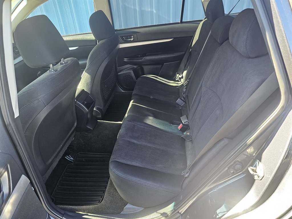 2014 Subaru Outback - $6,698