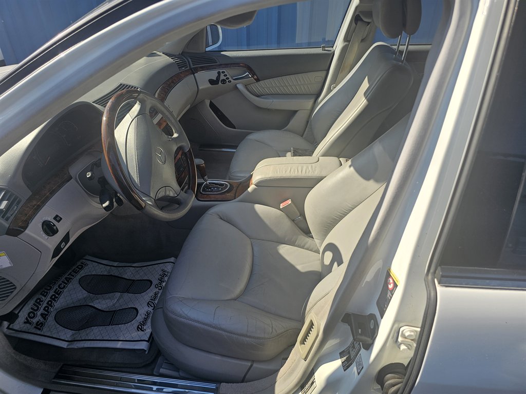 2006 Mercedes-Benz S-class - $10,479