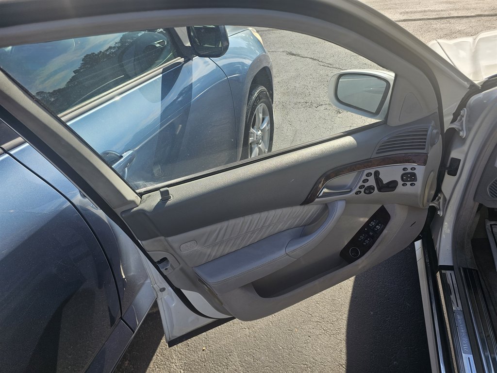 2006 Mercedes-Benz S-class - $10,479