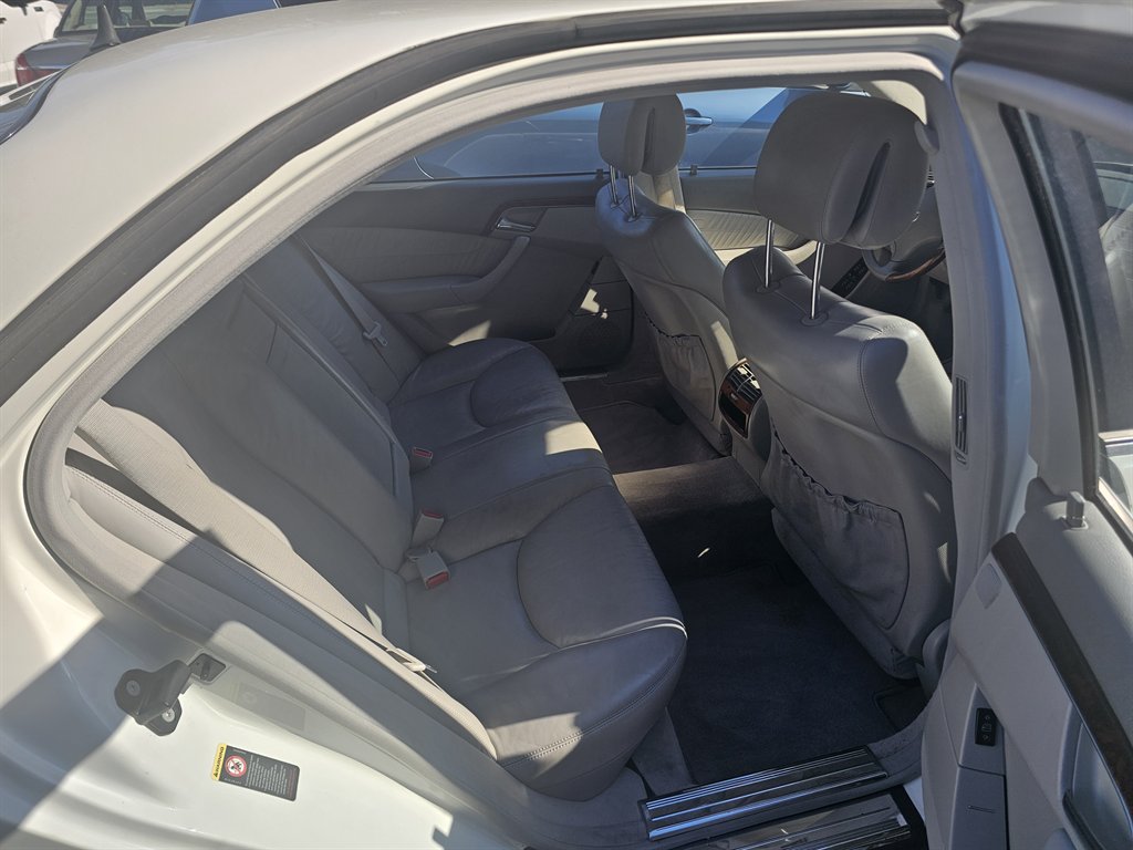 2006 Mercedes-Benz S-class - $10,479