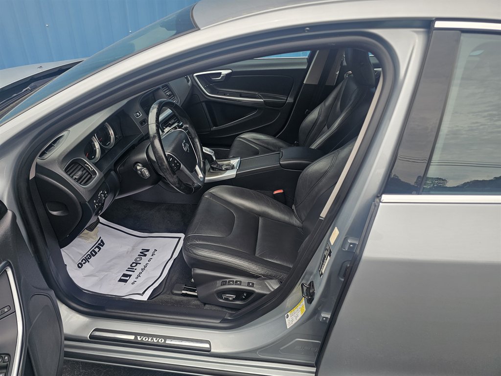2013 Volvo S60 - $7,493