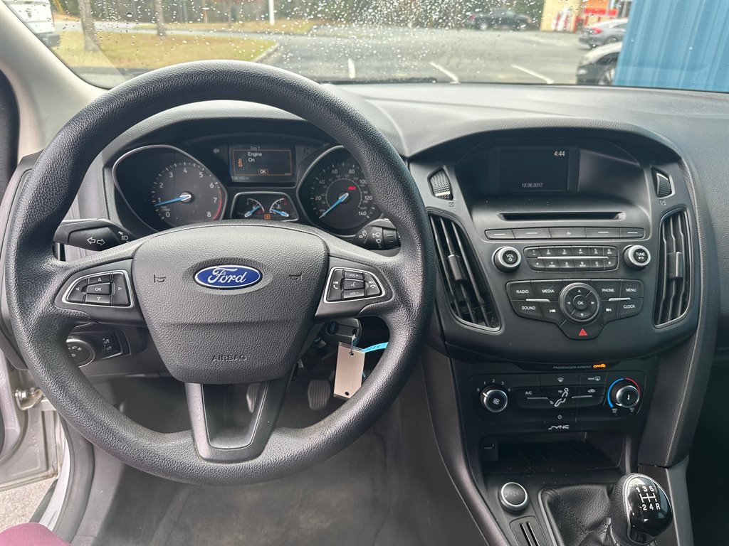 2017 Ford Focus S photo