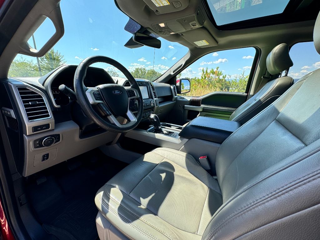 2016 Ford F150 Lariat photo