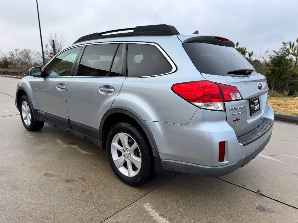 2014 Subaru Outback - $10,900