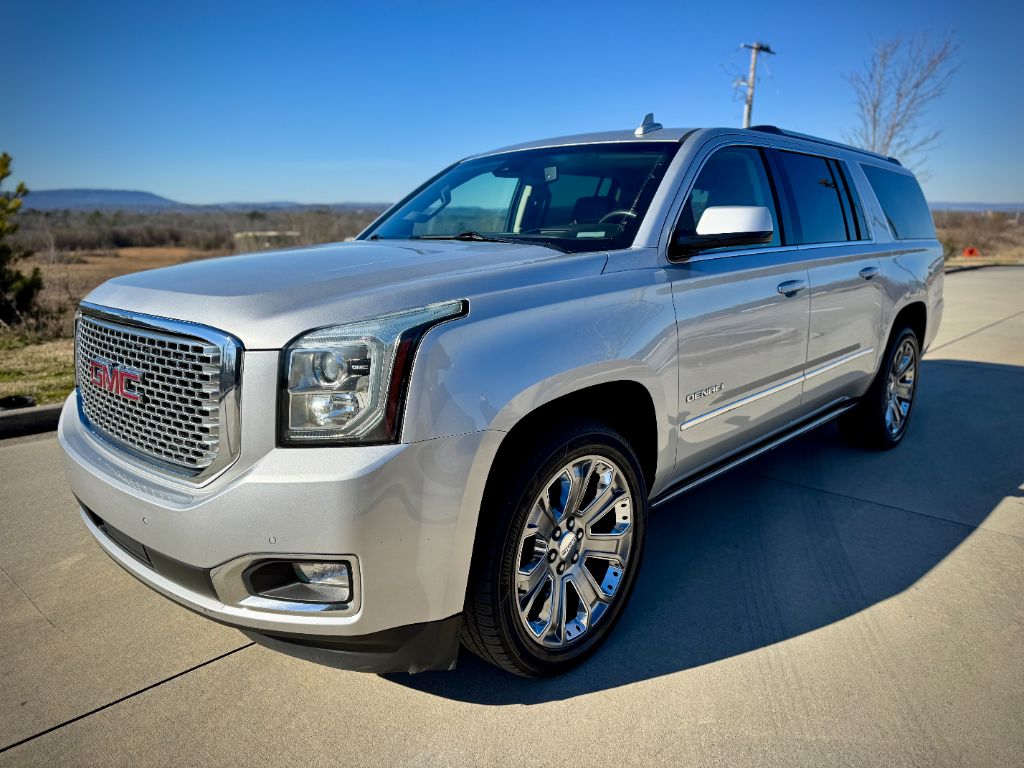2016 GMC Yukon XL 1500 Denali photo