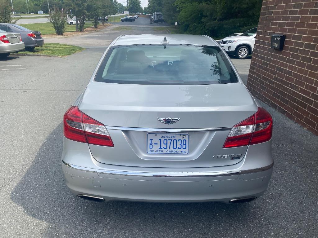 2012 Hyundai Genesis