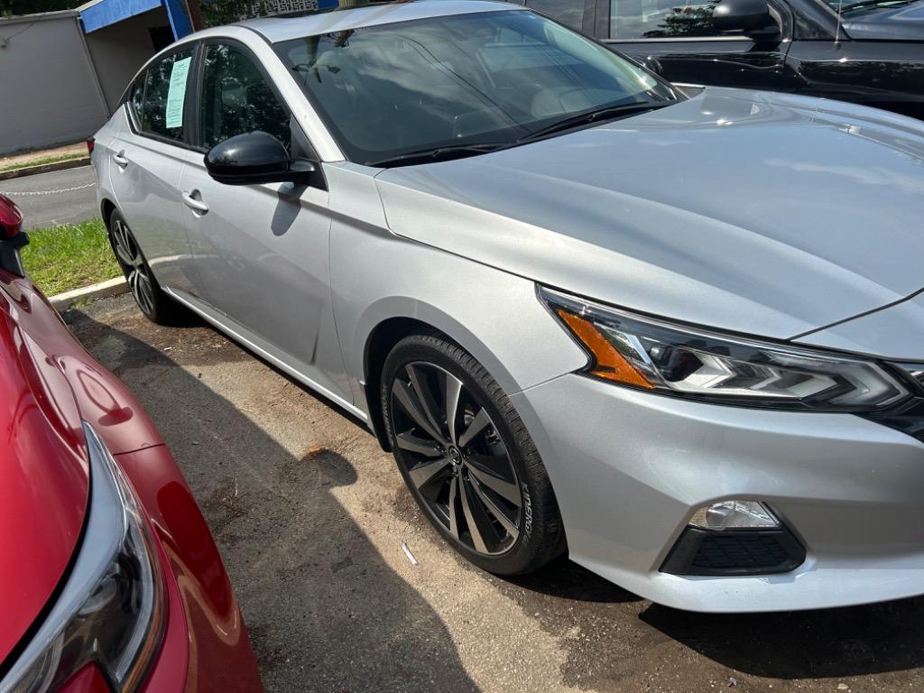 2019 Nissan Altima SR photo