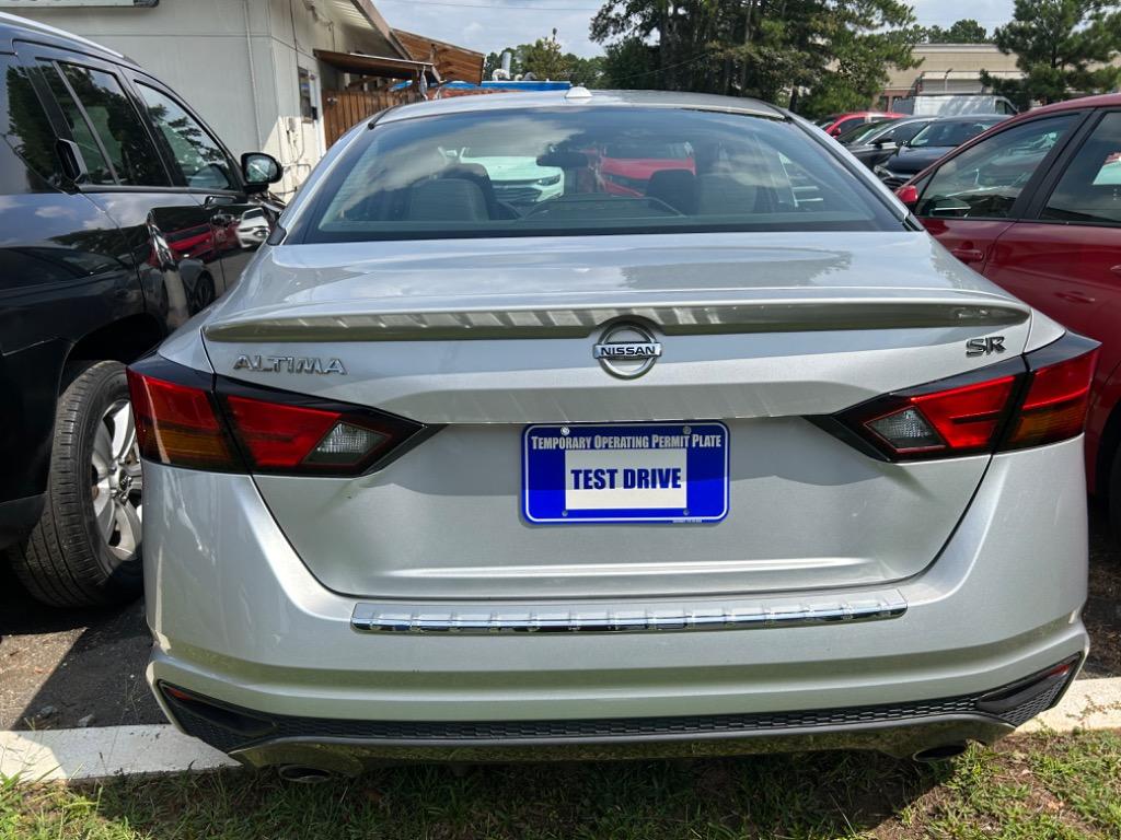 2019 Nissan Altima SR photo