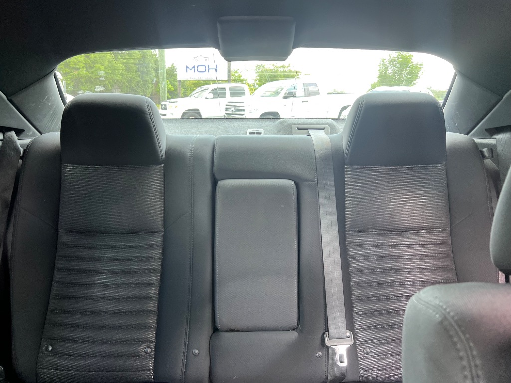 2014 Dodge Challenger SXT photo
