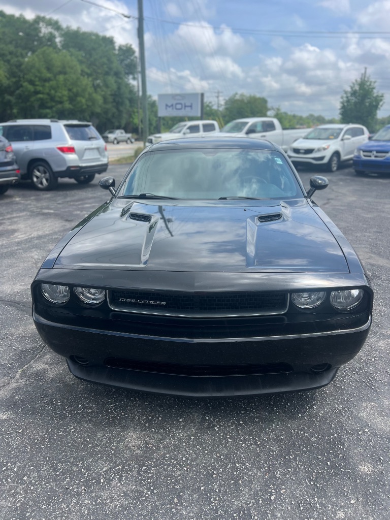 2014 Dodge Challenger SXT photo