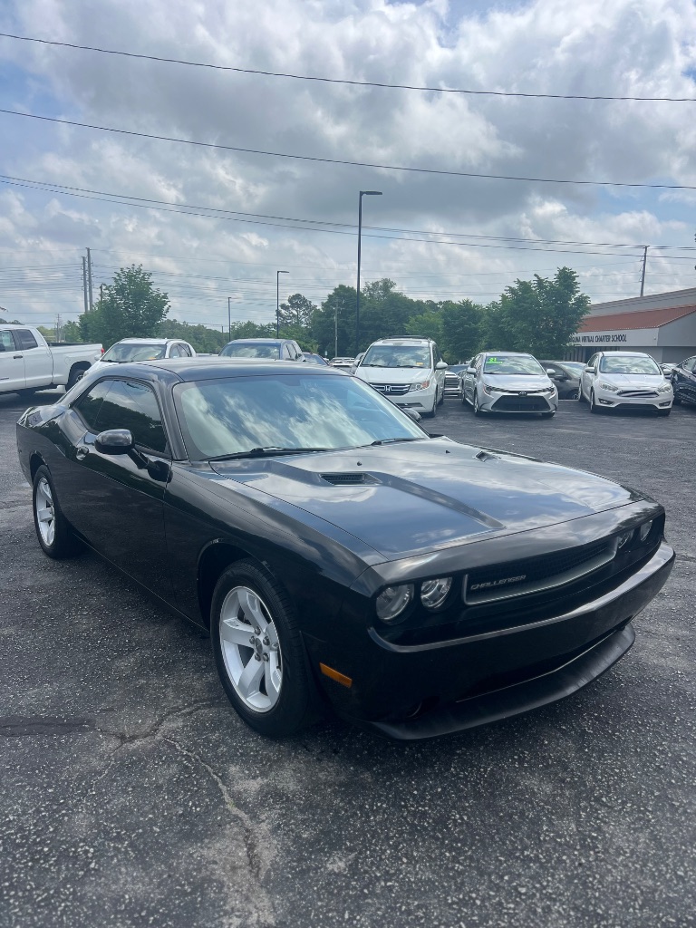 2014 Dodge Challenger SXT photo