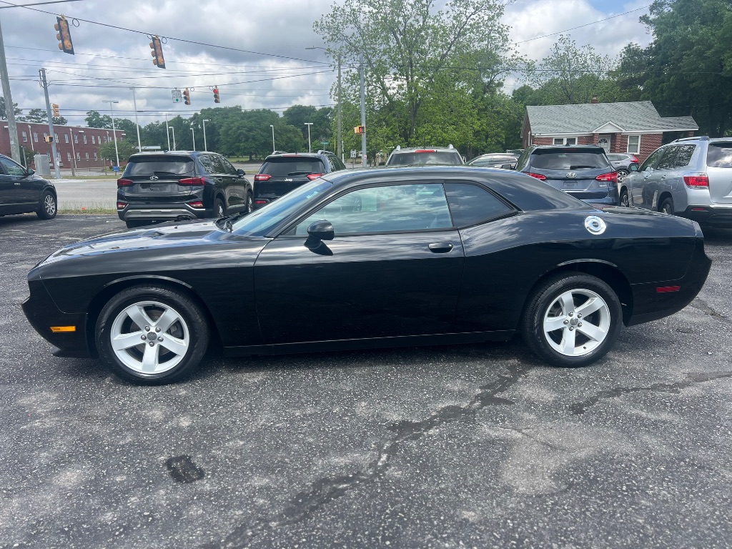 2014 Dodge Challenger SXT photo