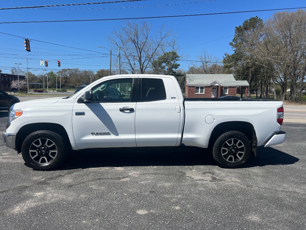 2017 Toyota Tundra SR5 photo