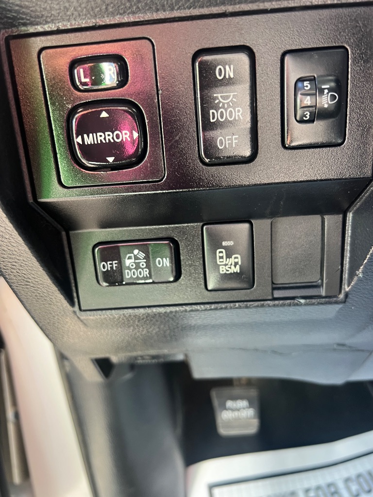 2017 Toyota Tundra SR5 photo