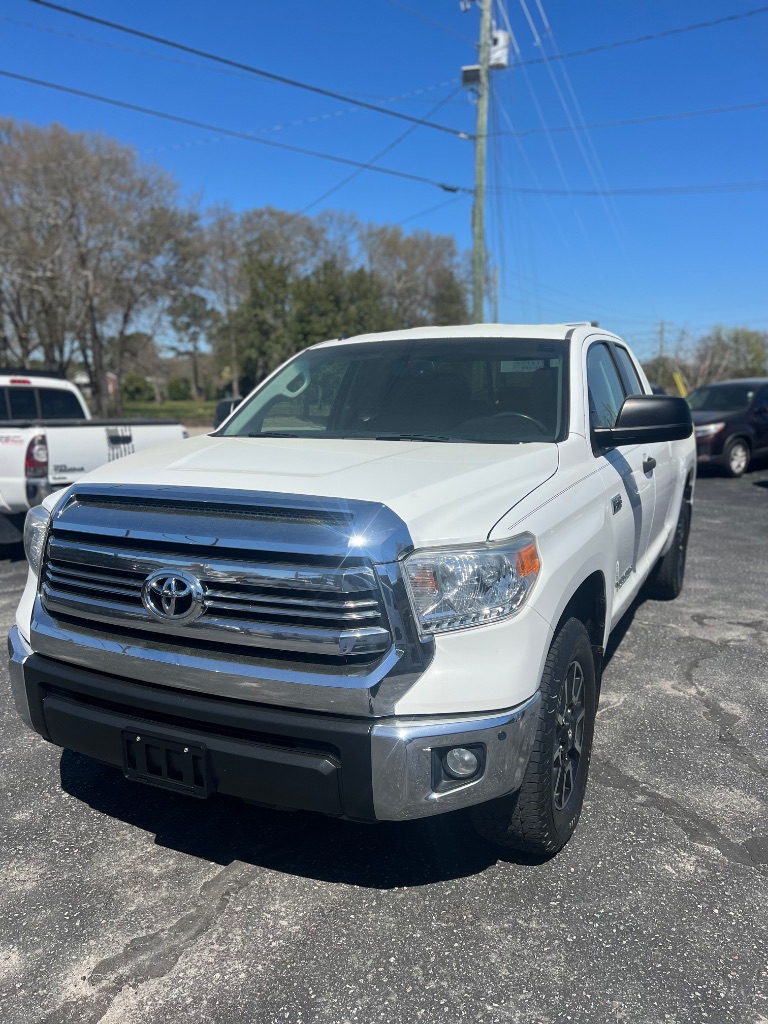 2017 Toyota Tundra SR5 photo