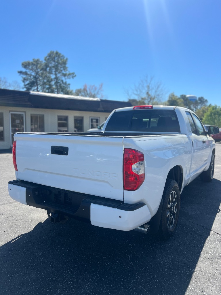 2017 Toyota Tundra SR5 photo
