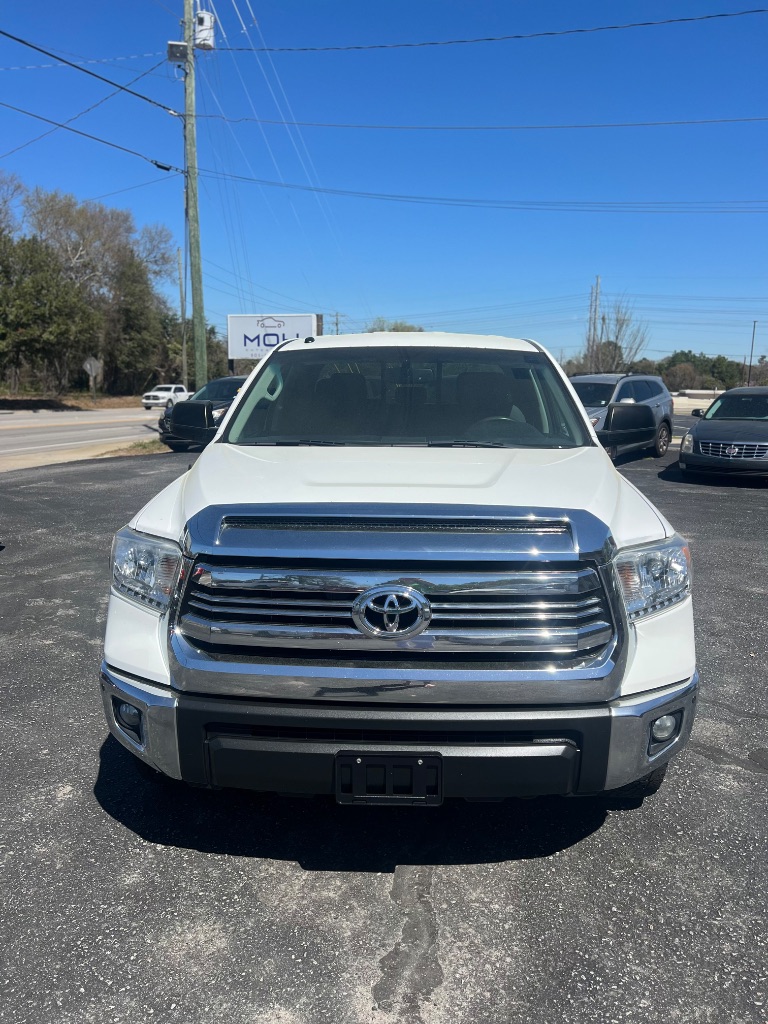 2017 Toyota Tundra SR5 photo