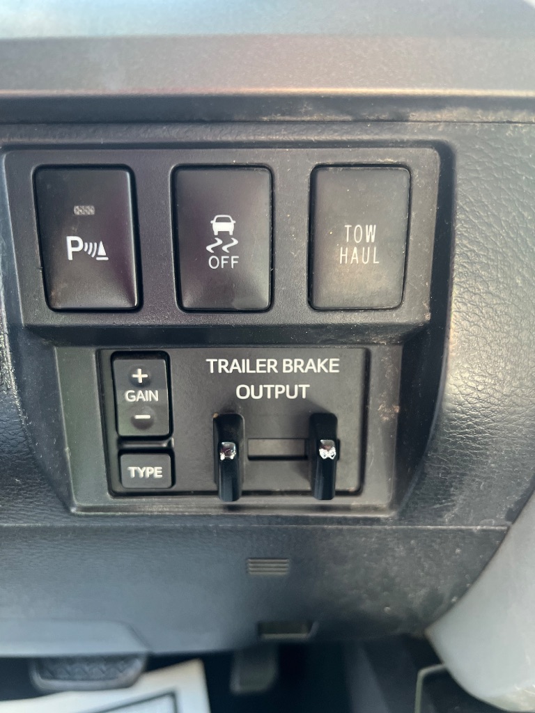 2017 Toyota Tundra SR5 photo