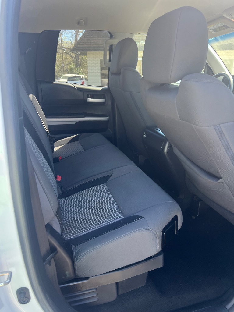 2017 Toyota Tundra SR5 photo
