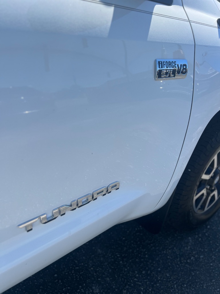 2017 Toyota Tundra SR5 photo