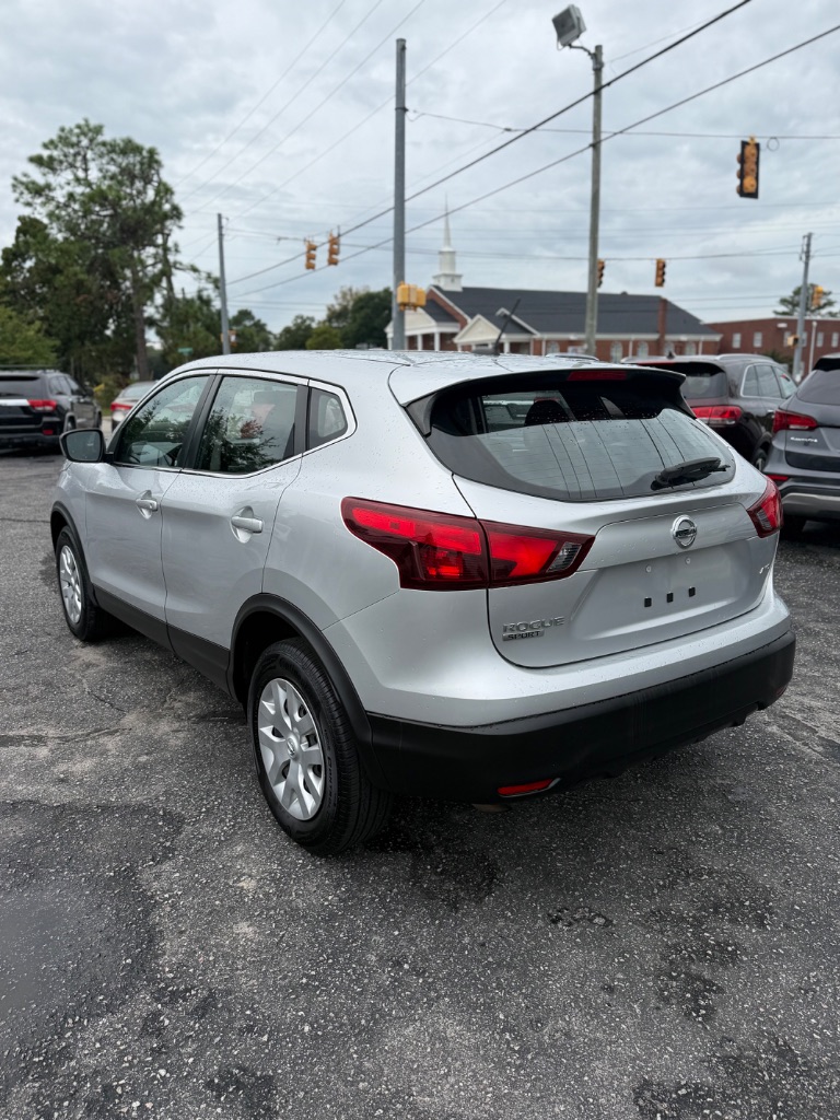 2018 Nissan Rogue - $10,900