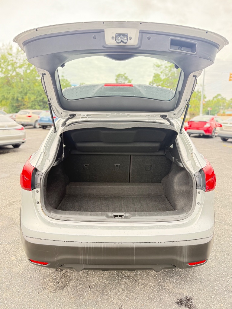 2018 Nissan Rogue - $10,900