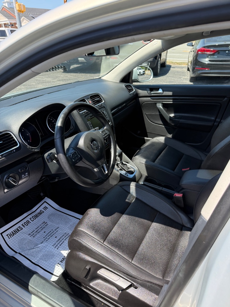 2011 Volkswagen Jetta - $7,950