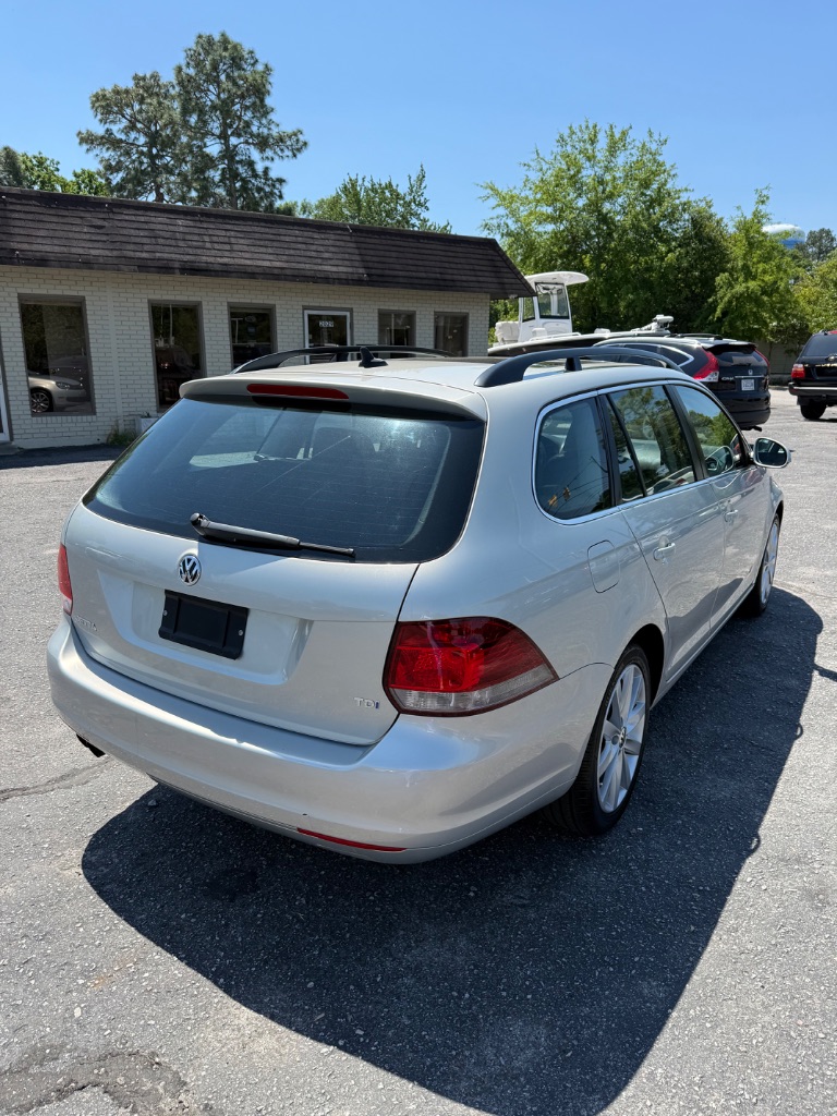 2011 Volkswagen Jetta - $7,950