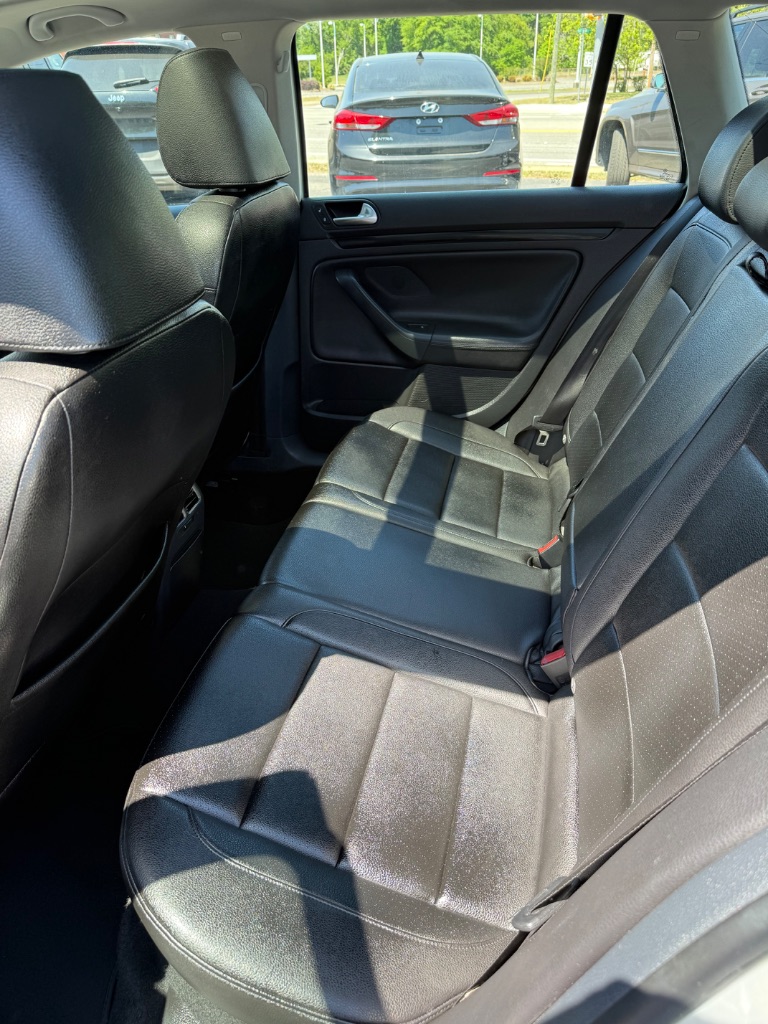 2011 Volkswagen Jetta - $7,950