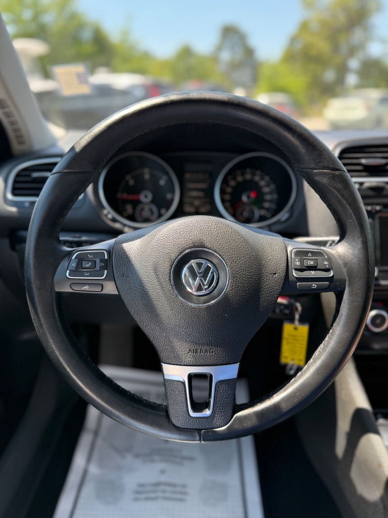 2011 Volkswagen Jetta - $7,950