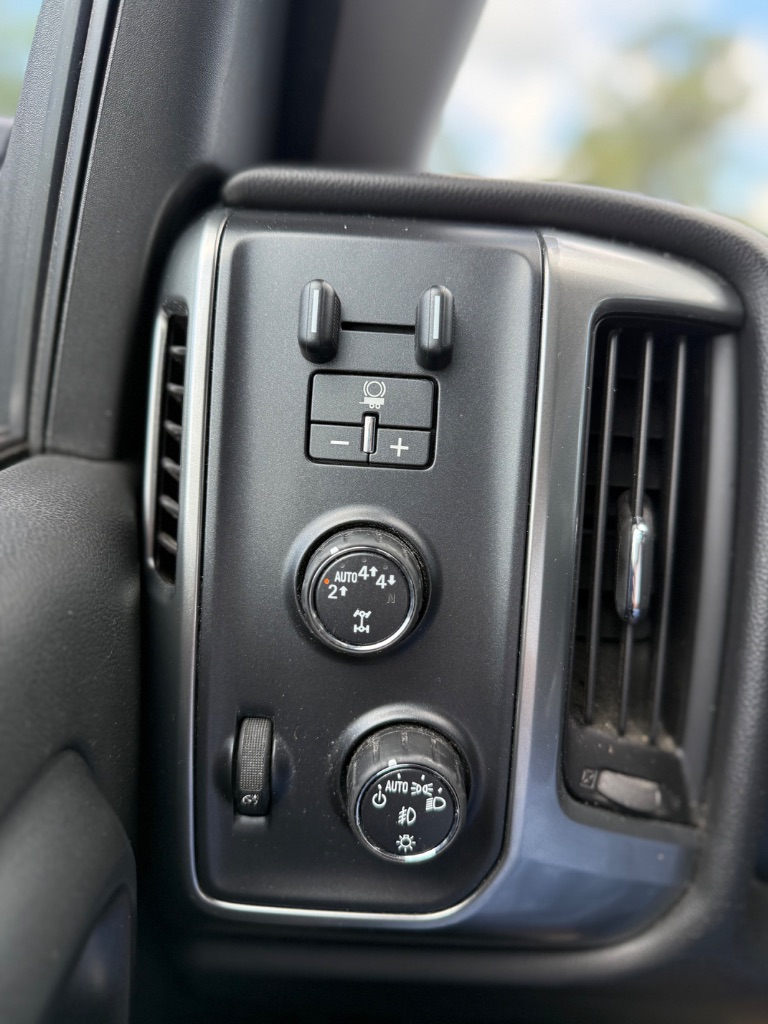 2017 Chevrolet Silverado - $20,995