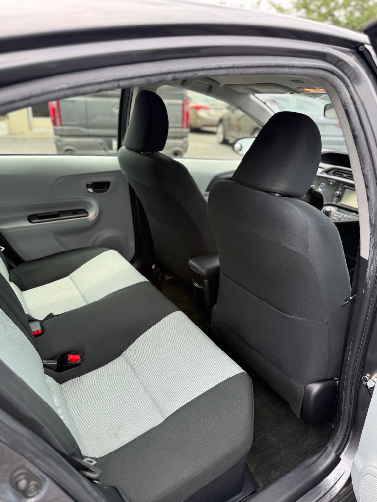 2013 Toyota Prius - $7,450