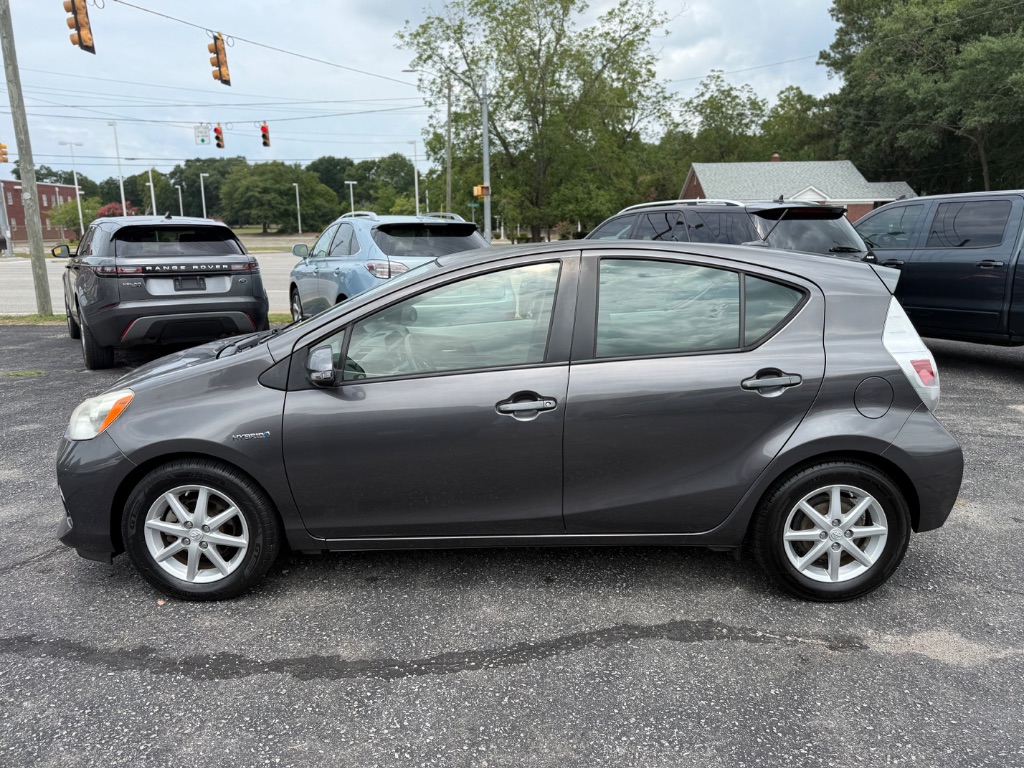 2013 Toyota Prius - $7,450