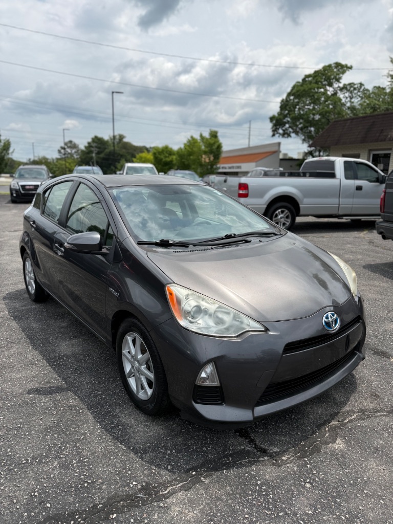 2013 Toyota Prius - $7,450