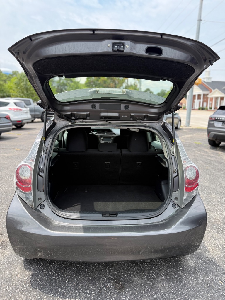 2013 Toyota Prius - $7,450