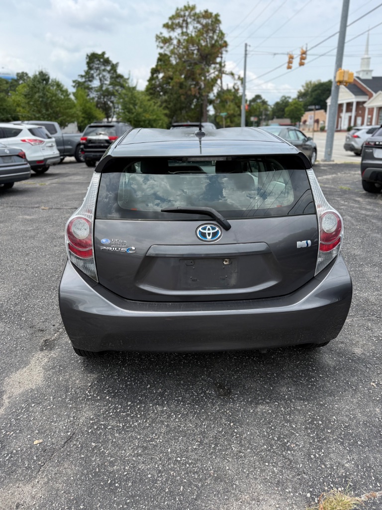 2013 Toyota Prius - $7,450