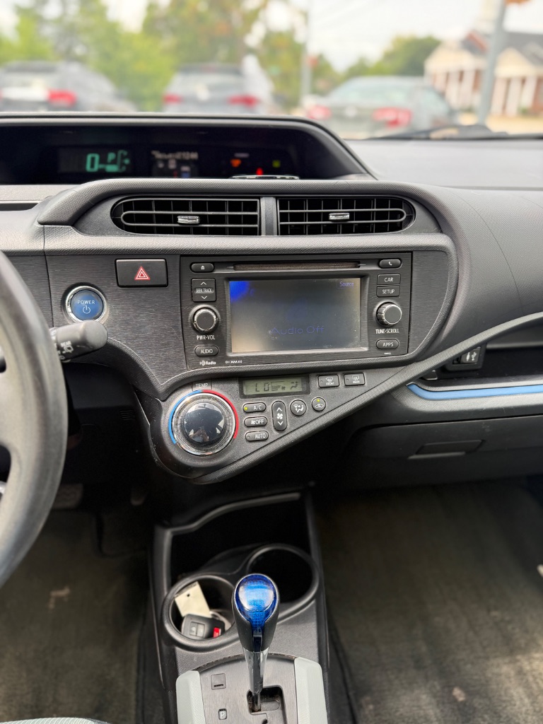 2013 Toyota Prius - $7,450